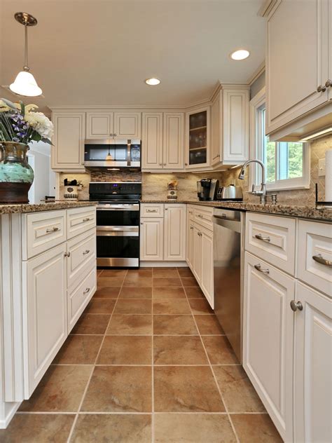 10+ Best Picture Kitchen Floor Tile Ideas With Off White Cabinets ...