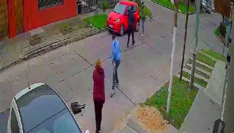 Robo piraña en Morón: la detectaron, la emboscaron y en segundos la dejaron de a pie - Cronos ...
