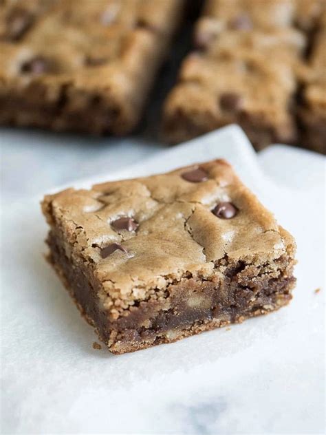 Irresistibly Chewy Blondies: The Ultimate Recipe for Delicious Dessert Bars