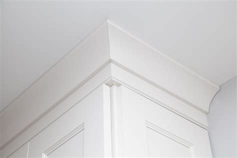 Simple Crown Molding Detail for Classic Kitchen Look