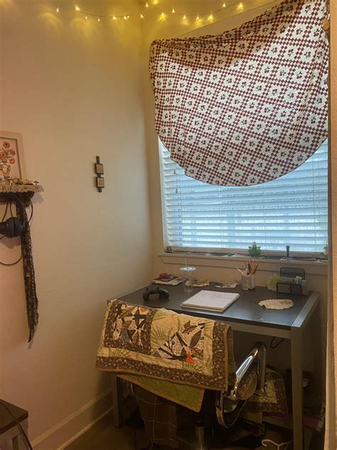 Relet (all girls) 4/4 Plaza on University : u/woompwooomp