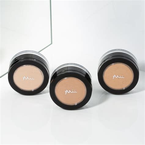Irresistible Face Base Mineral Foundation (Travel size) - Official UK ...