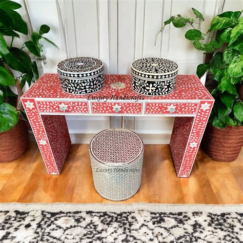 Round Bone Inlay Floral Box Black – Luxury Handicrafts