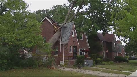 Michigan storms leave nearly 110K without power, flood roads | Fox News