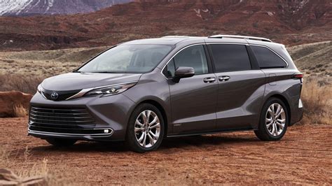 2022 Toyota Sienna Platinum Quick Drive Review: A Minivan With Rear-Seat Footrests?