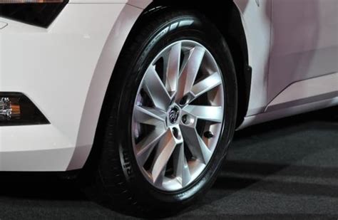 Skoda India launches new Superb for Rs 22.68 lakh | Autocar Professional
