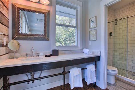 HOTEL ROOST OCEAN SPRINGS, OCEAN SPRINGS