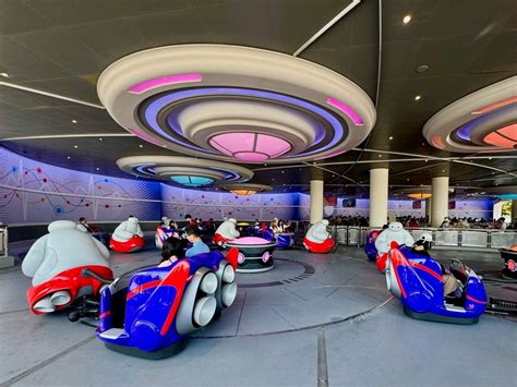 10 Reasons To Visit Tokyo Disneyland (Instead of DisneySea)