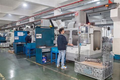 图2-精加工车间设备展示-车间-宁波市北仑科莱特模具机械有限公司