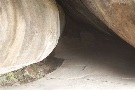Ovamalai kalvettu | Department Of Archaeology
