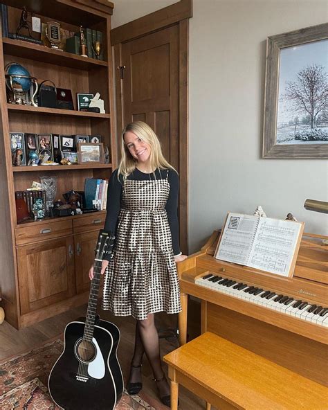 Avery Anna : r/ladiesofcountrymusic