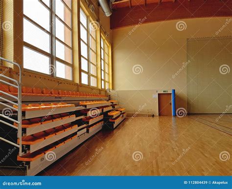 Gym/School 的图像结果