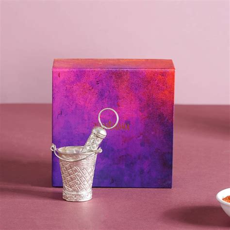 Deluxe Holi Hamper Set Of 7 Online - Premium Gift Hamper | Nestasia