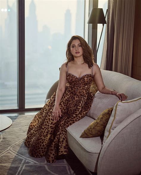 Tamannaah Bhatia : పులిచర్మం డిజైన్ మోడ్రన్ డ్రెస్సులో తమన్నా తళుకులు ...