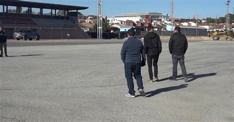 Més seients i marcador electrònic en el camp de futbol - Canal 10 Empordà