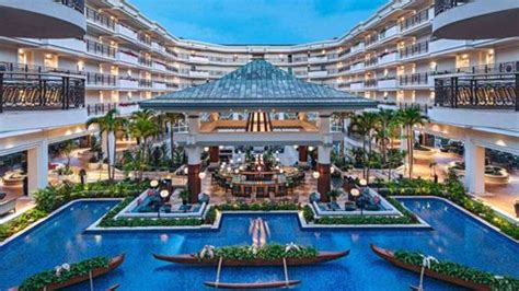 This Family-Friendly Maui Resort Has 9 Pools And Brand New Suites