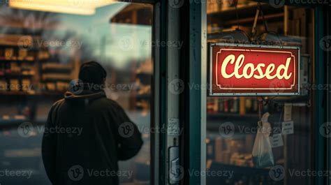 Owner with Business Closing 的图像结果