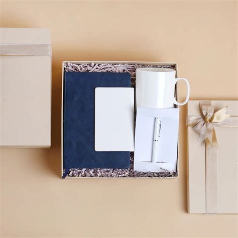 Buy/Send Silver Star Gift Hamper | Yummycake