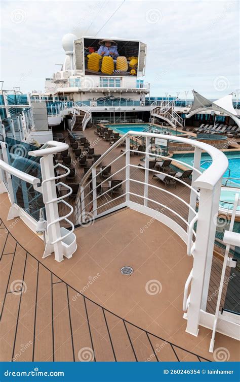 Enchanted Princess Lido Deck, Pool and Seascreen Editorial Stock Image - Image of ship, lido ...