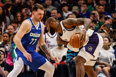 Photos: Mavericks outduel LeBron James' Lakers on historic Christmas ...