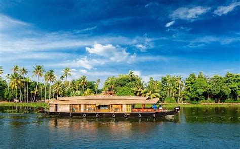 Top 15 Kumarakom Houseboats For Luxury Stay On Backwaters In 2025