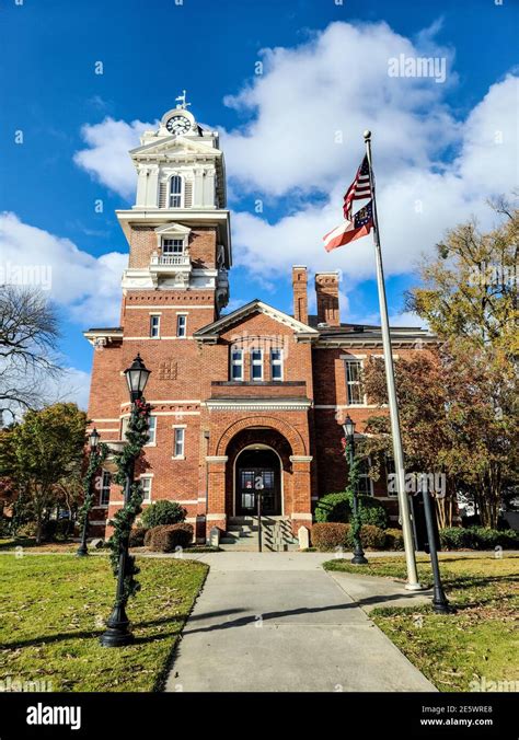 Gwinnett County Courthouse High Resolution Stock Photography and Images ...