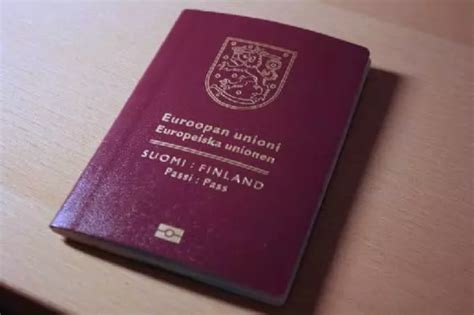 意大利护照 库存照片. 图片 包括有 意大利, 合法, 旅行, 身分, 移民, 护照, 查出, 红色, 欧洲 - 3130314