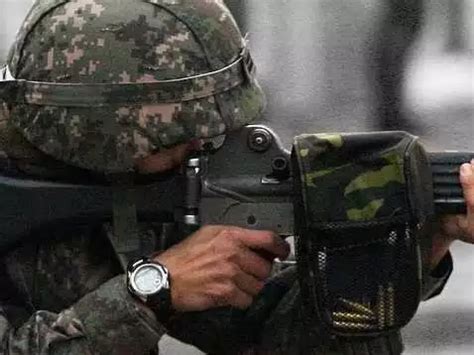 South Koreans Are Required To Put These Special Bags On Their Rifles ...