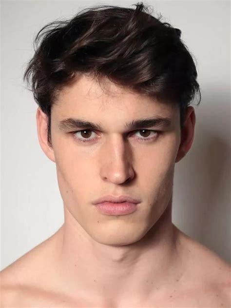 出道四年，法国男模Victor Perr从小鲜肉变成了小狼狗|小鲜肉|小狼狗_新浪时尚_新浪网
