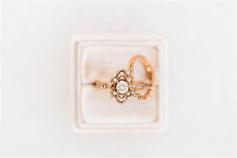 17 Most Unique Wedding Ring Box Designs for Your Engagement