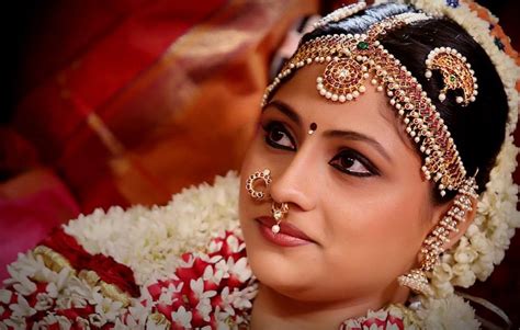 Beautiful Maang Tikka Designs For Your Own D-Day!