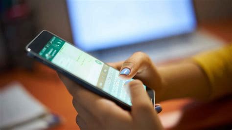 WhatsApp testing voicemail-like voice messages for unanswered calls on ...