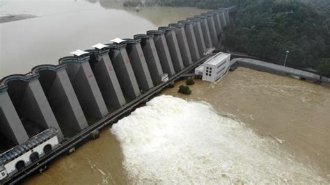 Photos Chine : le barrage de Foziling déverse les eaux de crue — Chine ...