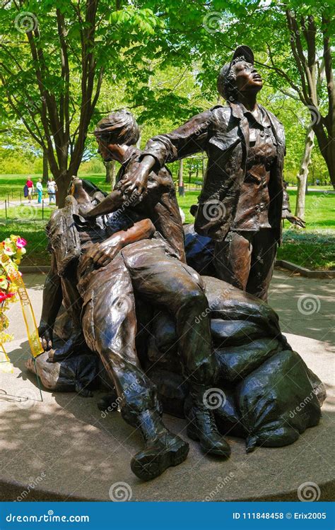 Vietnam Women Memorial in Washington DC USA Editorial Stock Photo ...