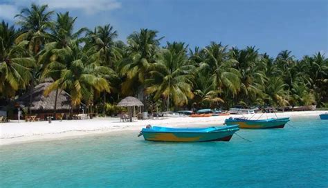 8 Famous Tourist Spots to Explore in Lakshadweep - lifeberrys.com