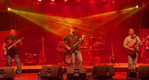 Broken Stone @ The Curve Inn, Curve Inn, Springfield, 3 August 2024 ...