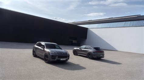 Die neuen Taycan und Cayenne Black Edition Modelle - Porsche Newsroom DEU