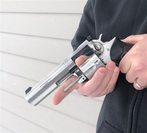 Left Hand Revolver 的图像结果