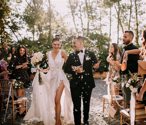 Classy Bride 的图像结果