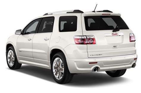 Chicago 2012: Facelifted 2013 GMC Acadia and Acadia Denali