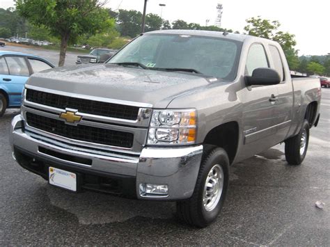 2007 Chevrolet Silverado 2500HD LTZ 4x2 Crew Cab 8 ft. box 167 in. WB 6-spd sequential shift ...