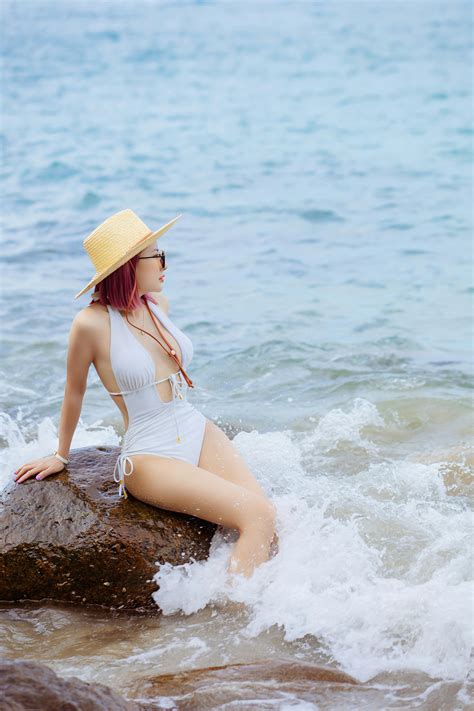 Lisa+Kudrow+Bikini Photos, Download The BEST Free Lisa+Kudrow+Bikini ...