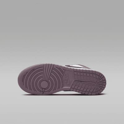Air Jordan 1 Low SE Older Kids' Shoes. Nike IN