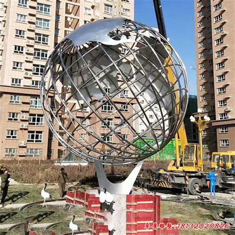 城市校园不锈钢镂空球 - 卓景雕塑公司