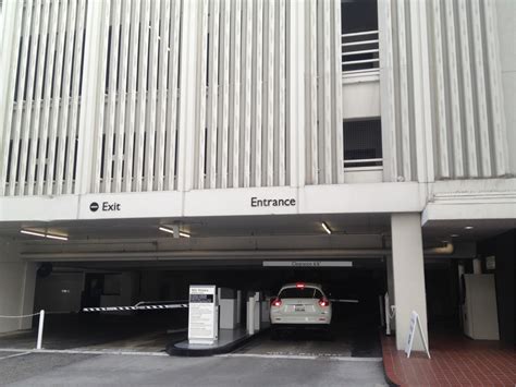 9100 Wilshire Blvd Garage - Parking in Beverly Hills | ParkMe