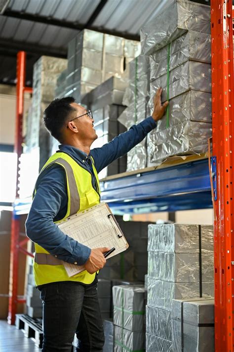 倉庫作業員 画像 - Freepikで無料ダウンロード