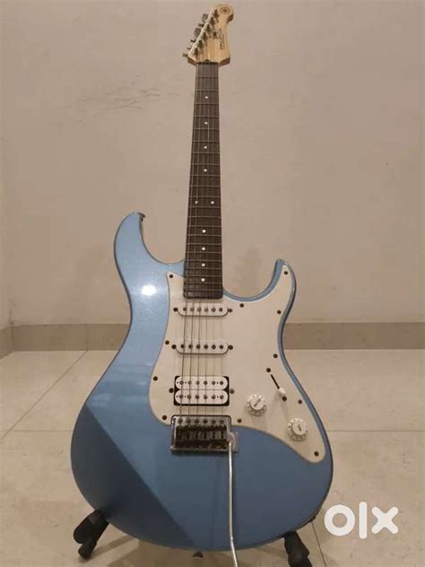 Yamaha guitar - Musical Instruments - 1817392850