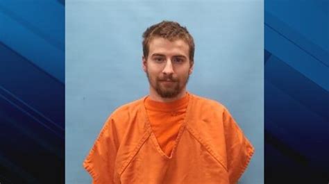 Triple homicide suspect from Iowa arrested after women found dead on ...