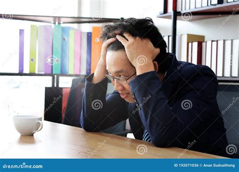 Overworked Face 的图像结果