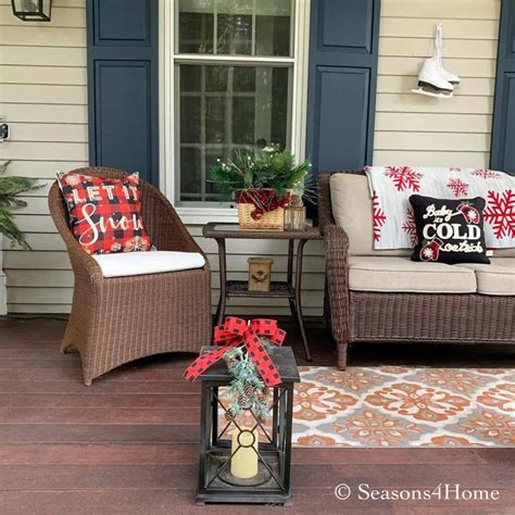 29 Front Porch Furniture Ideas To Create A Warm Entrance